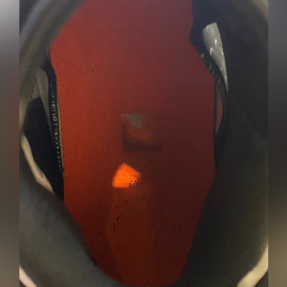 Air Jordan 6 Retro - Picture 6 of 15